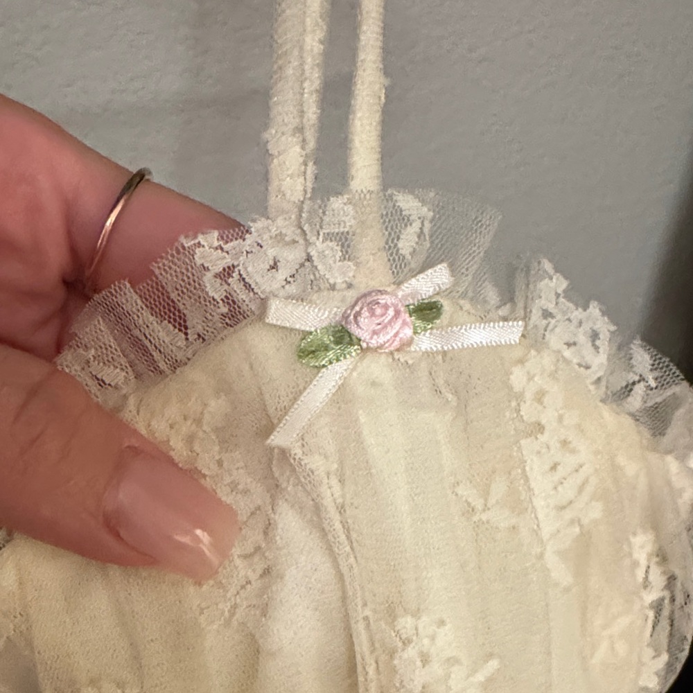 Lush Ivory Lace Camisole - Picture 4 of 6